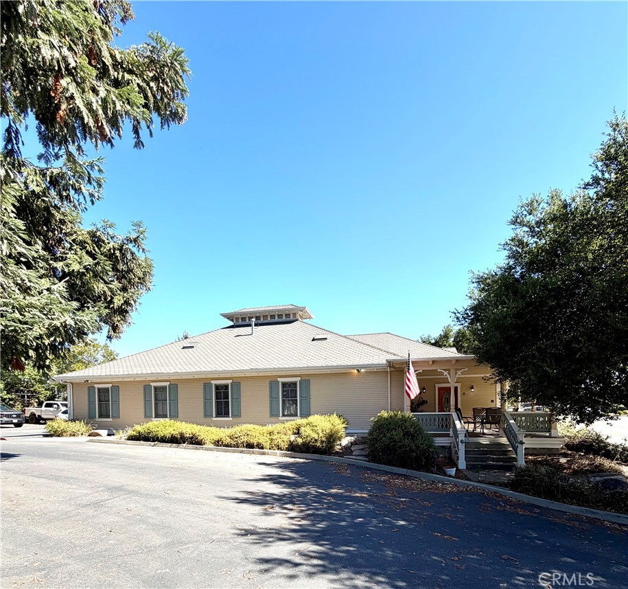 72 S Main Property Photo 1