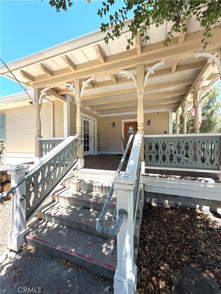 72 S Main Property Photo 3