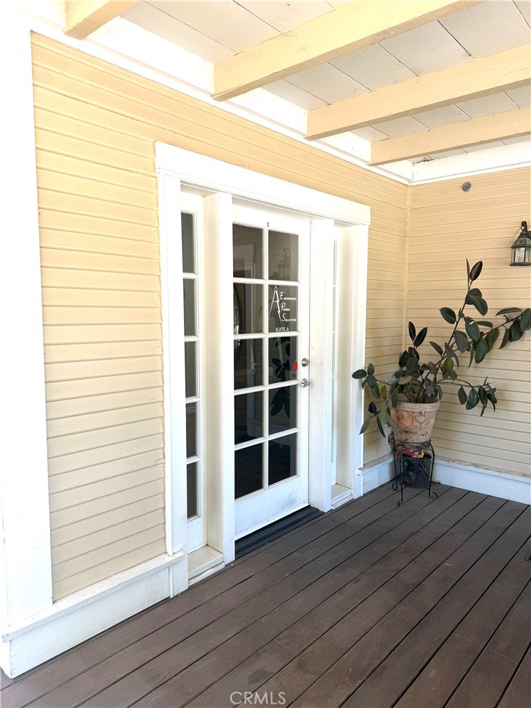 72 S Main Property Photo 8