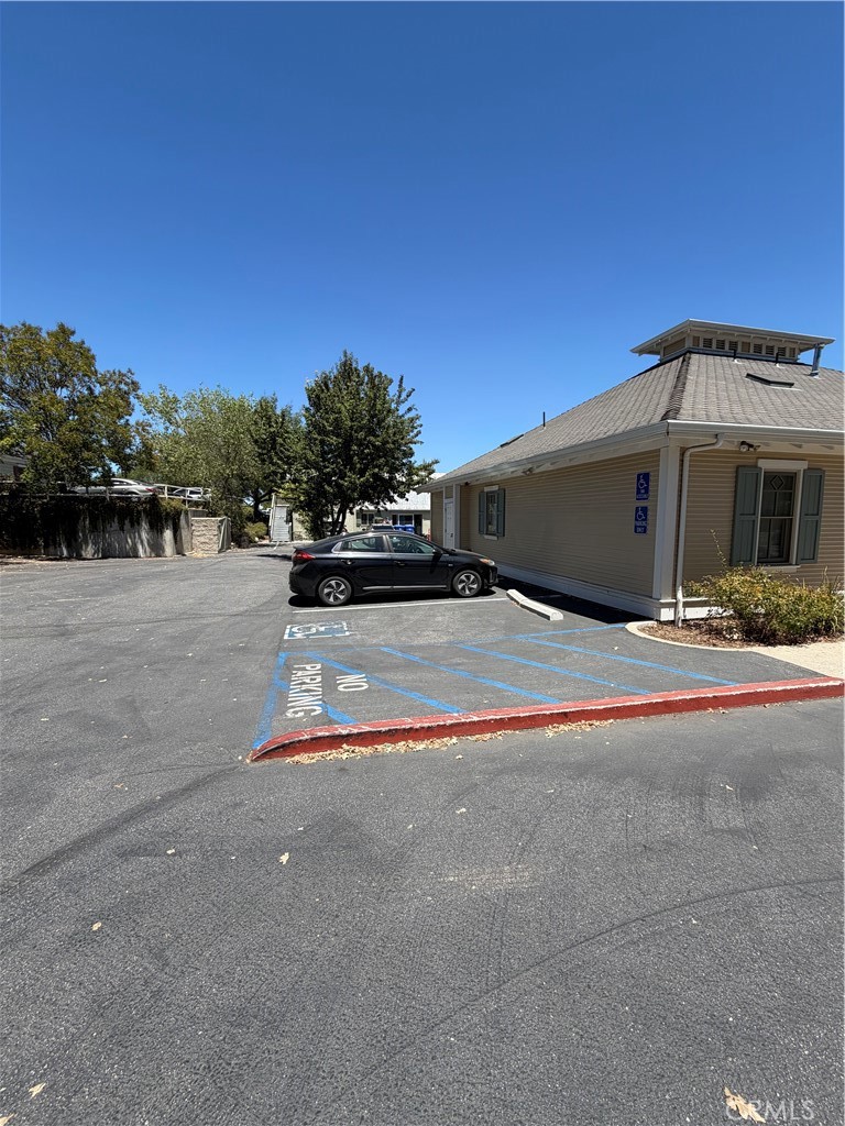 72 S Main Property Photo 17