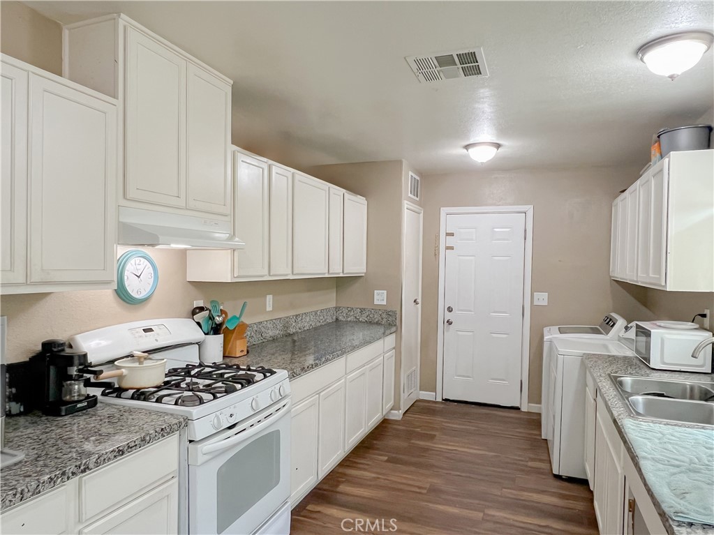 3013 Cornell Property Photo 9