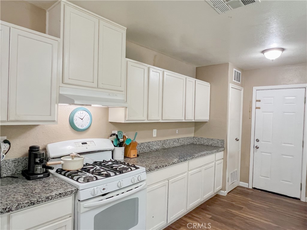 3013 Cornell Property Photo 12