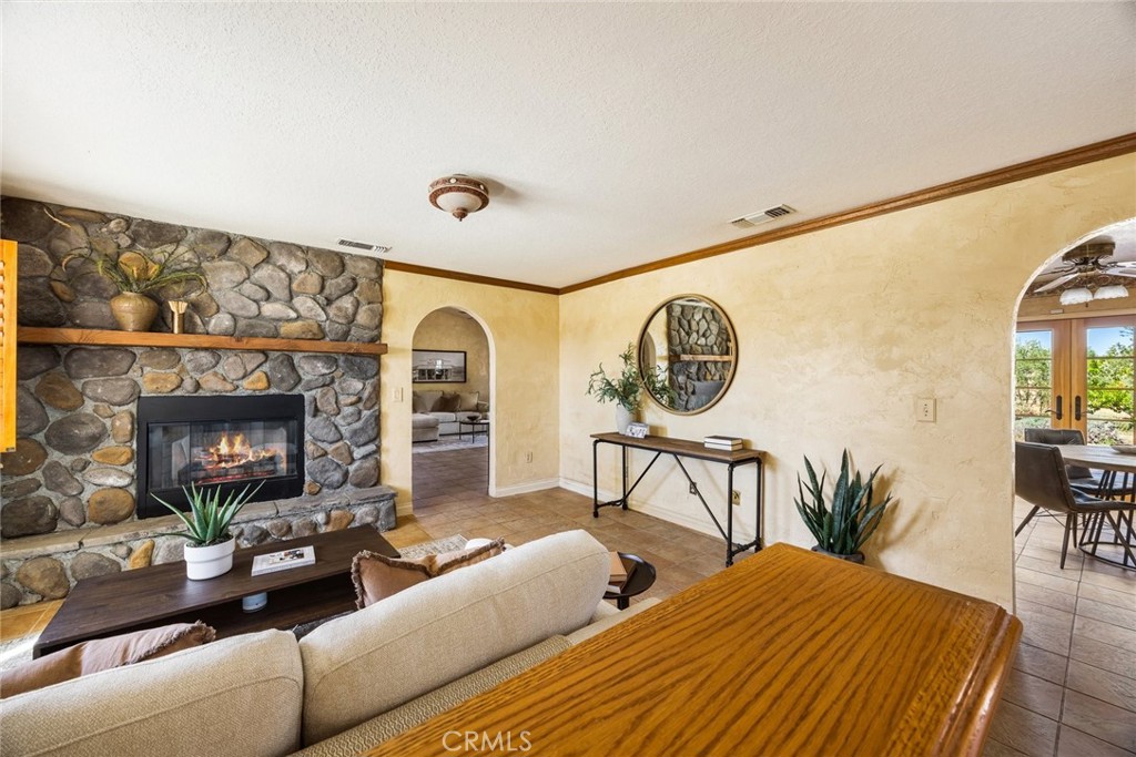 5955 Whispering Oaks Way Property Photo 1
