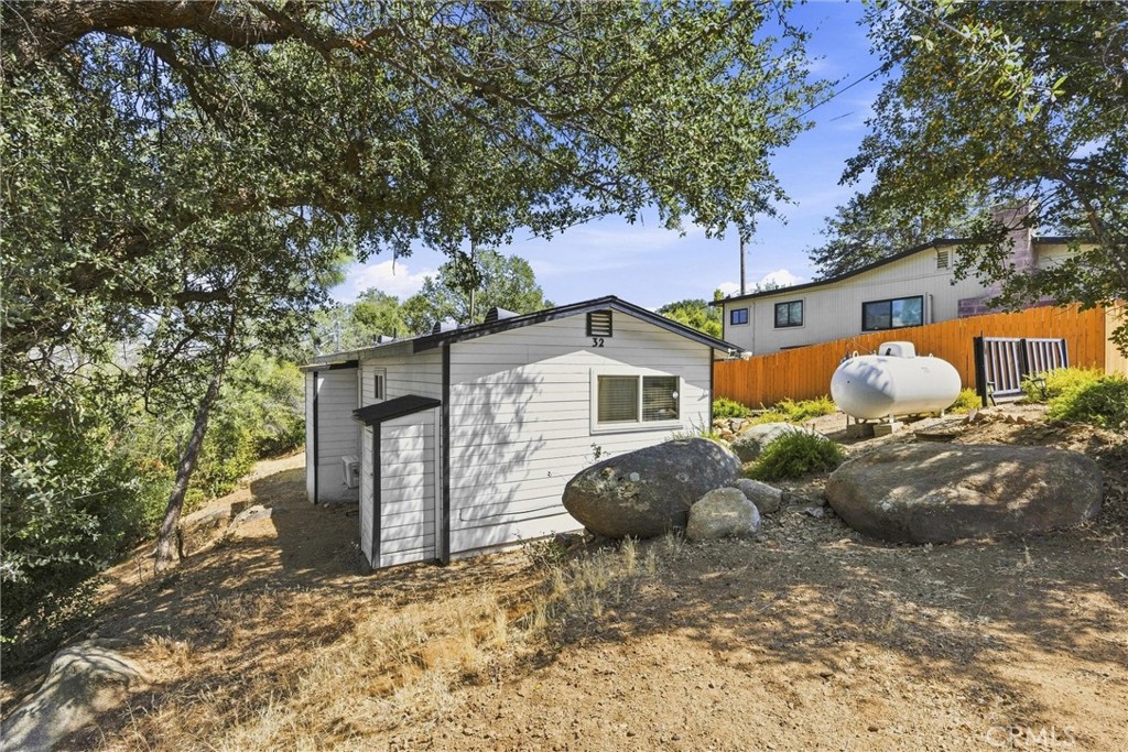 32 Pinebrook Property Photo 4