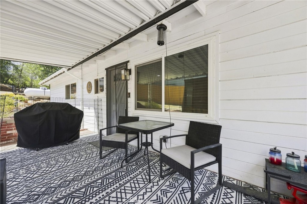 32 Pinebrook Property Photo 5
