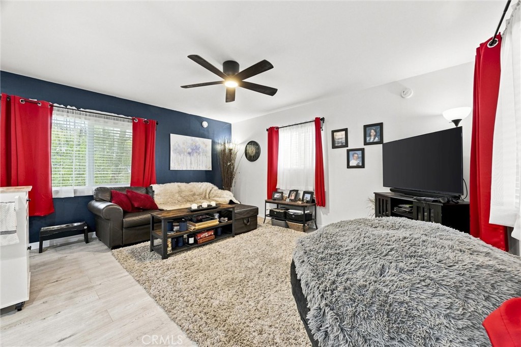 32 Pinebrook Property Photo 7