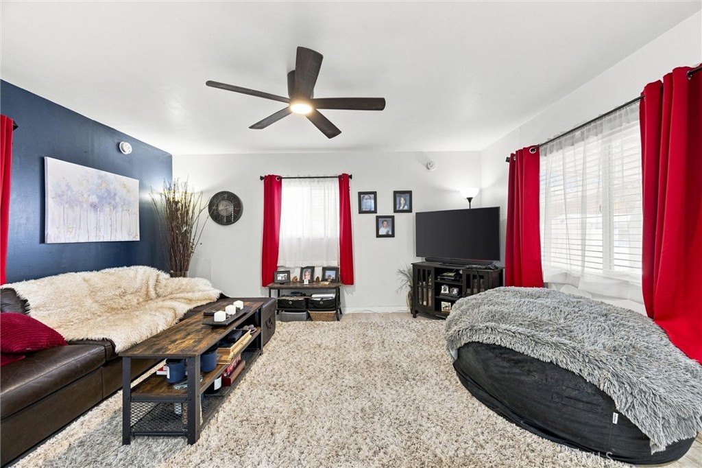 32 Pinebrook Property Photo 8
