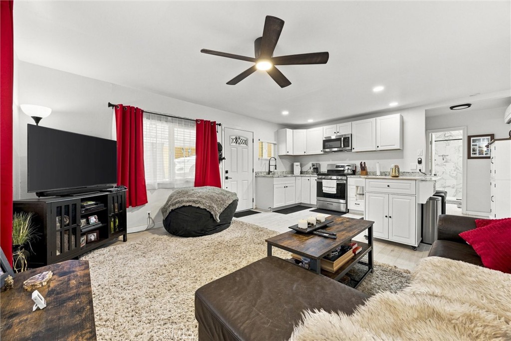 32 Pinebrook Property Photo 10