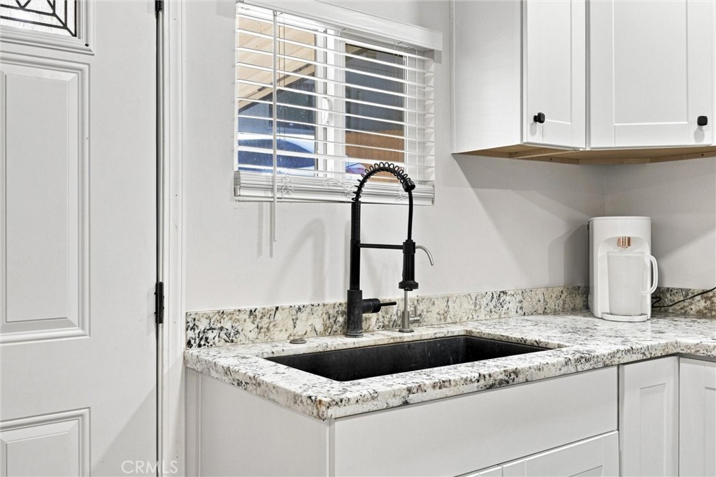 32 Pinebrook Property Photo 16