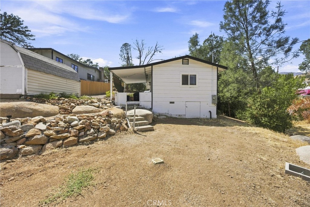 32 Pinebrook Property Photo 21