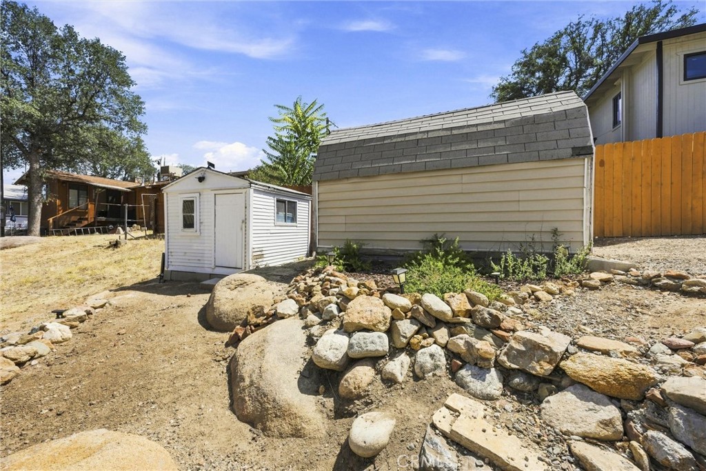 32 Pinebrook Property Photo 24