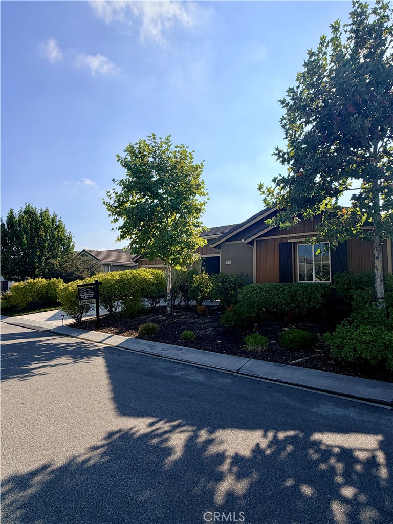 11175 Avion Property Photo 3