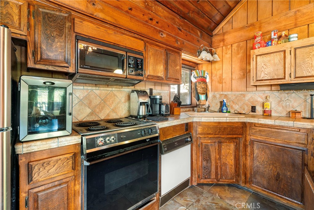 48663 Benson Trail Property Photo 17