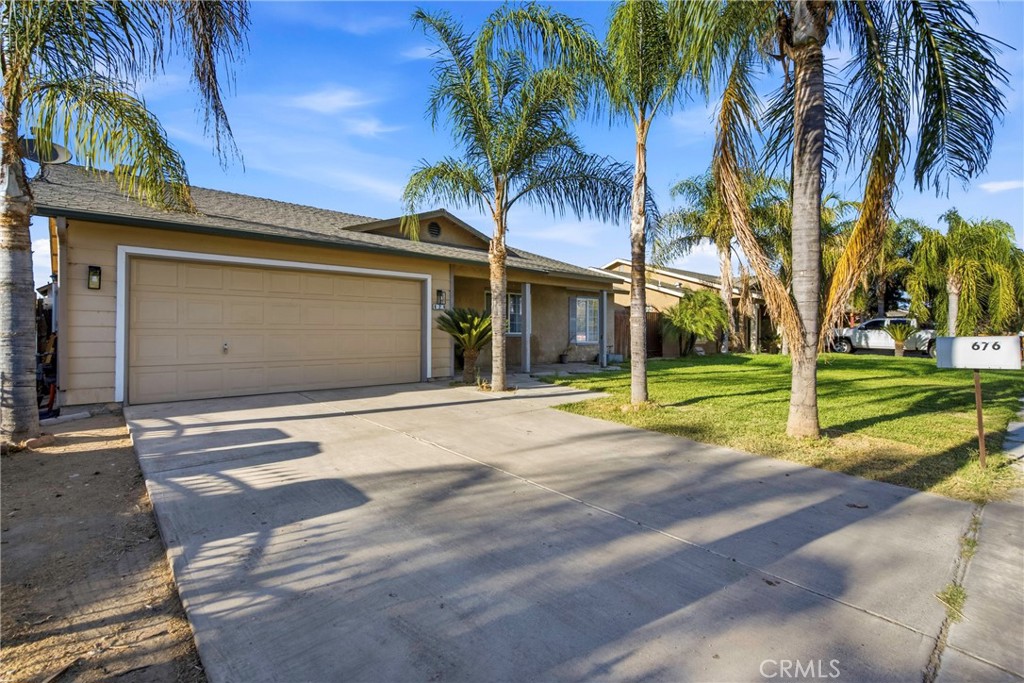 676 E Bobbi Avenue Property Photo 3