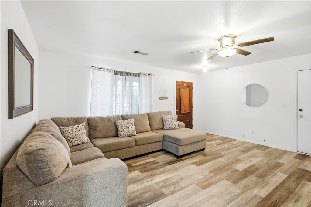676 E Bobbi Avenue Property Photo 6