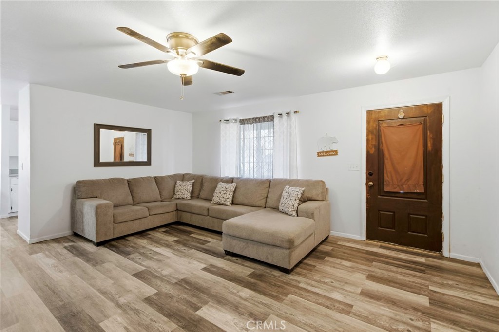 676 E Bobbi Avenue Property Photo 7