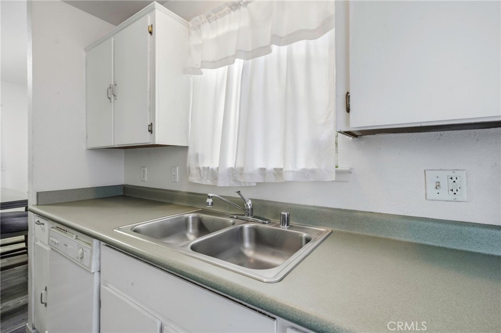 676 E Bobbi Avenue Property Photo 11