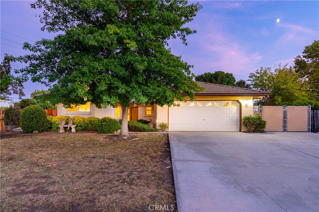 1808 Willowbank Property Photo 1