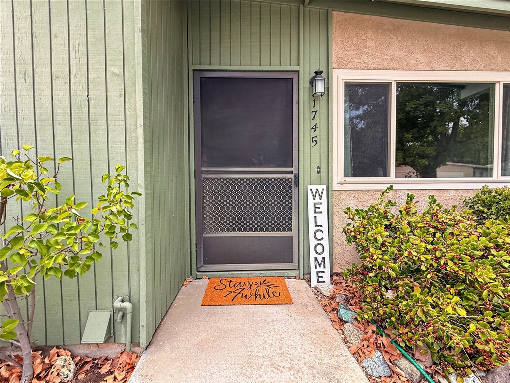 1745 Kings Property Photo 3