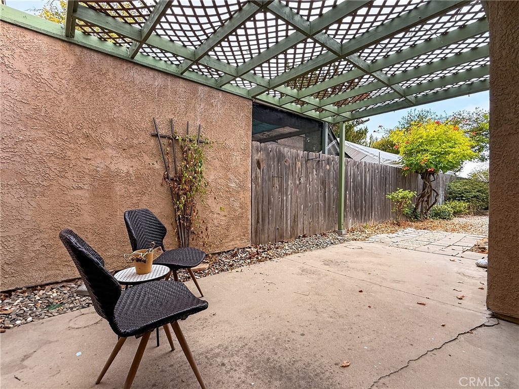1745 Kings Property Photo 16