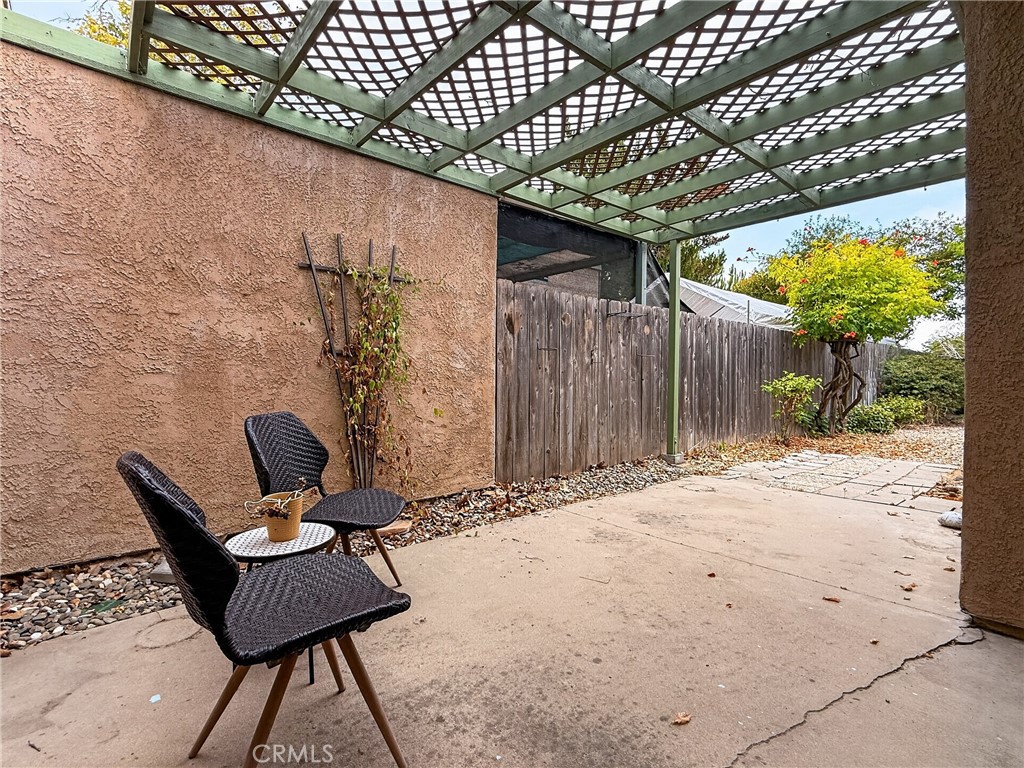1745 Kings Property Photo 17