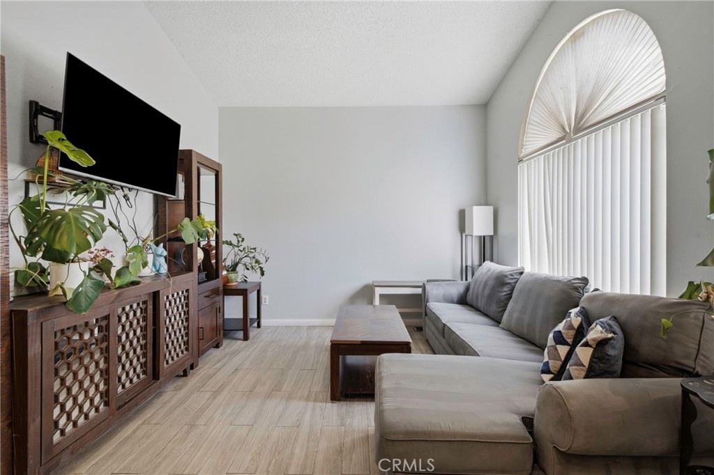 22311 Cardiff Property Photo 8