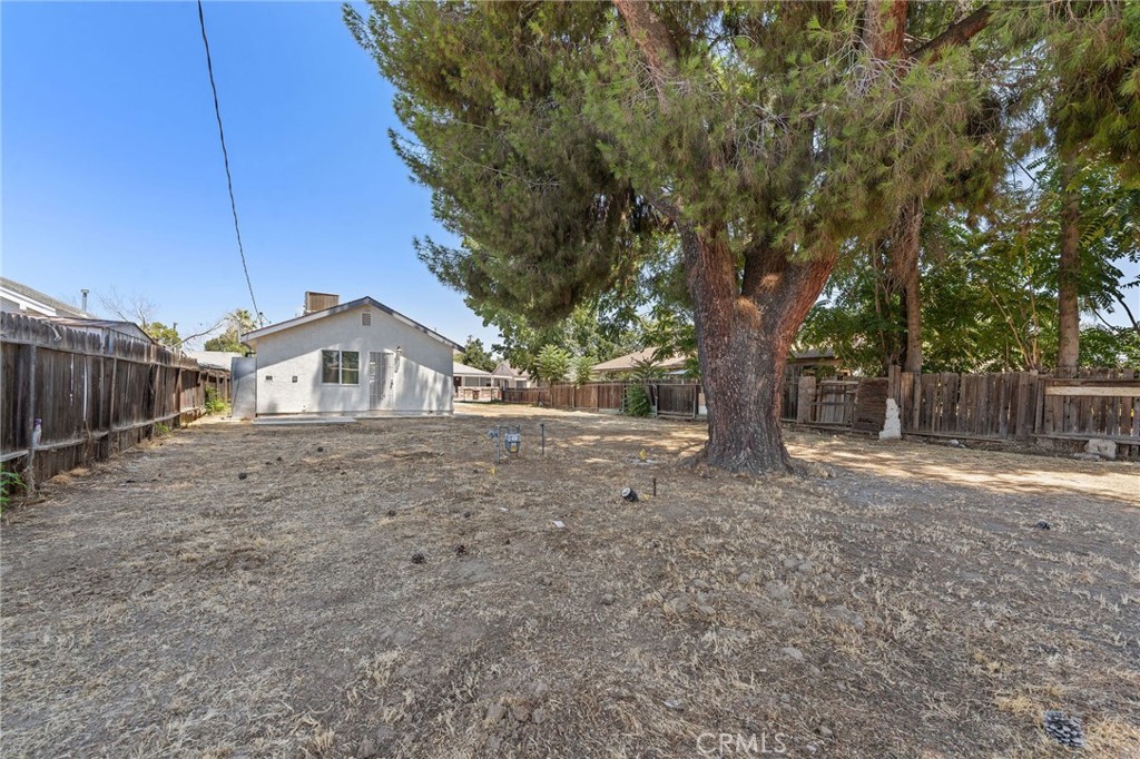 203 E Belle Property Photo 16
