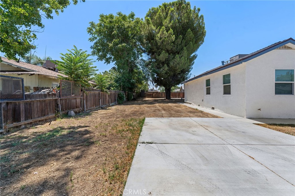 203 E Belle Property Photo 17