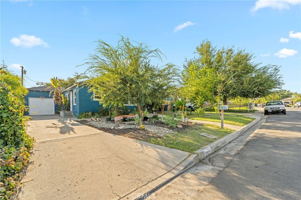 2325 Barnett Property Photo 1
