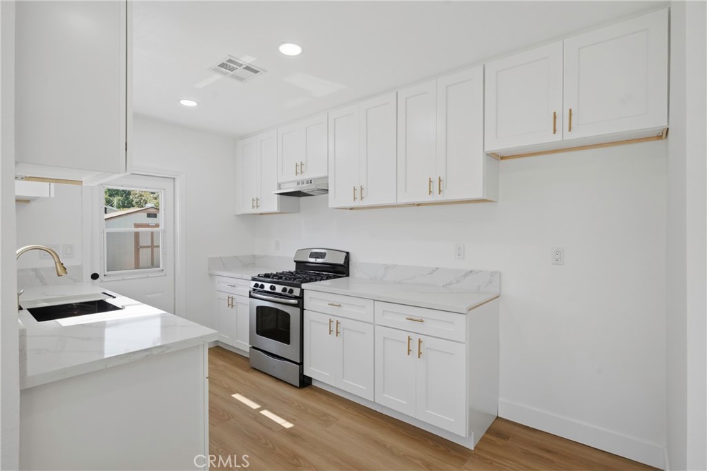 610 Arvin Property Photo 8