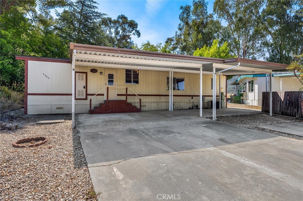 4440 Moccasin Property Photo 2