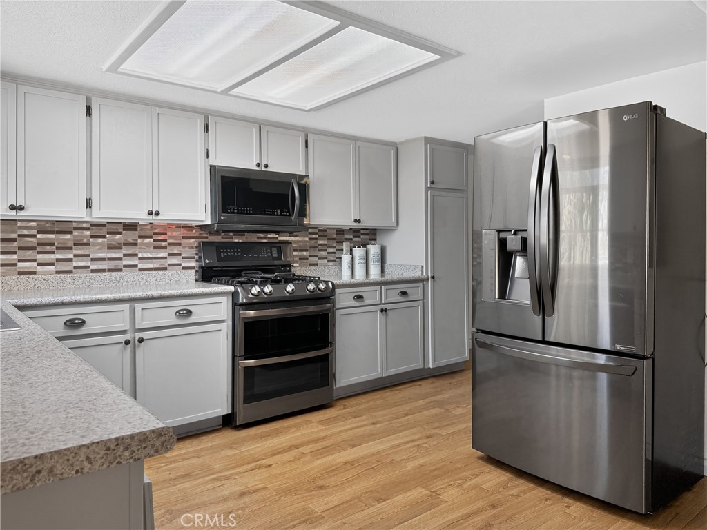 5642 Prancing Deer Property Photo 7