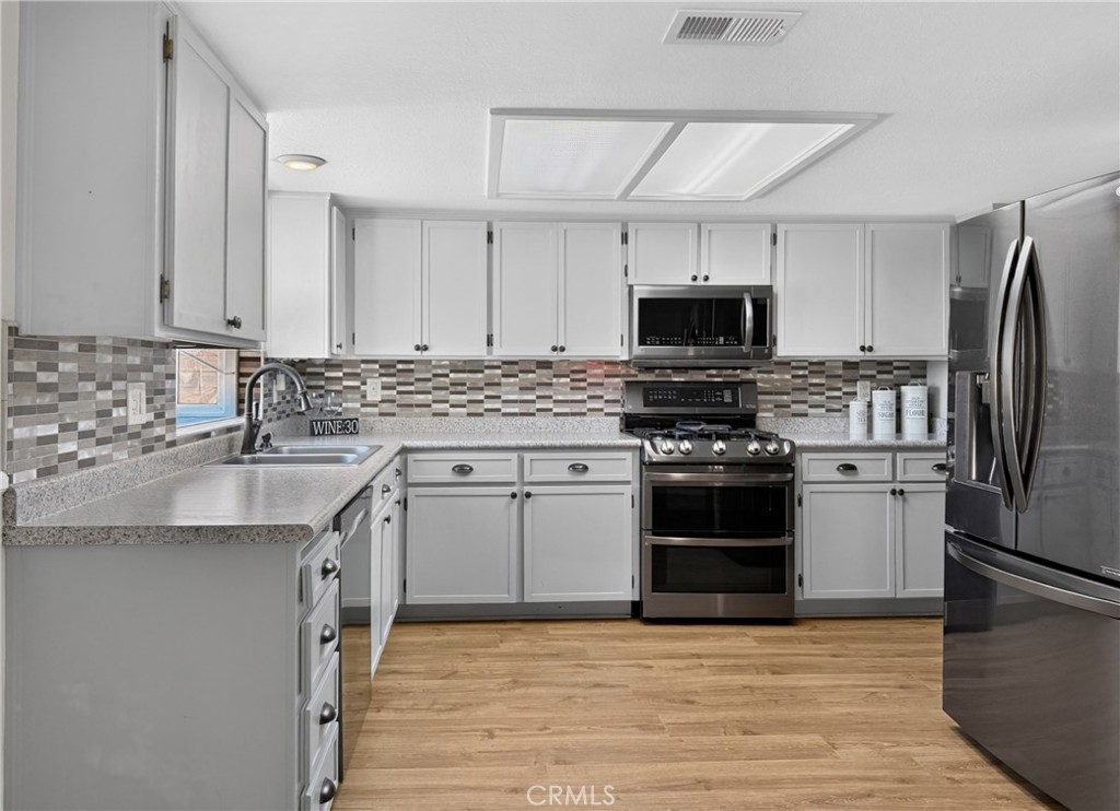 5642 Prancing Deer Property Photo 8
