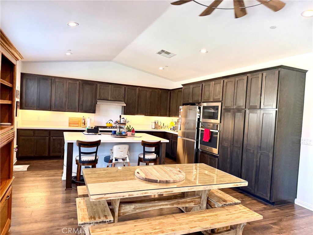 3917 Club House Court Property Photo 4