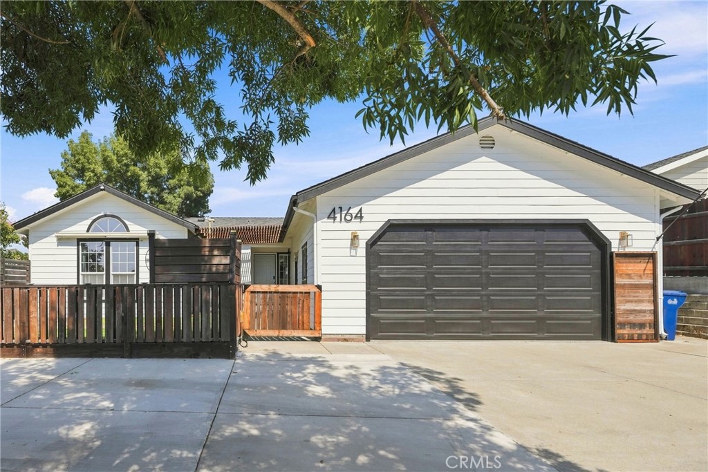 4164 Hackney Property Photo 1