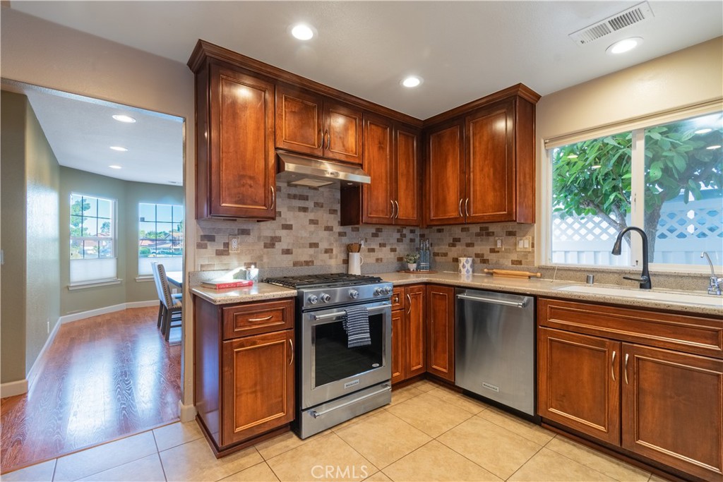 909 Saint Ann Property Photo 6