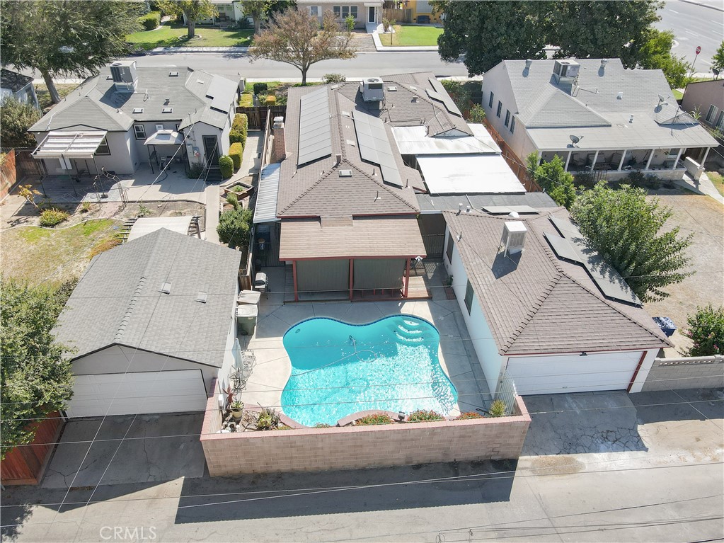 1653 Olive Street Property Photo 4