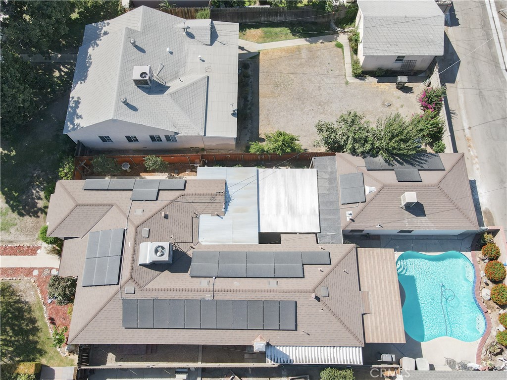 1653 Olive Street Property Photo 5
