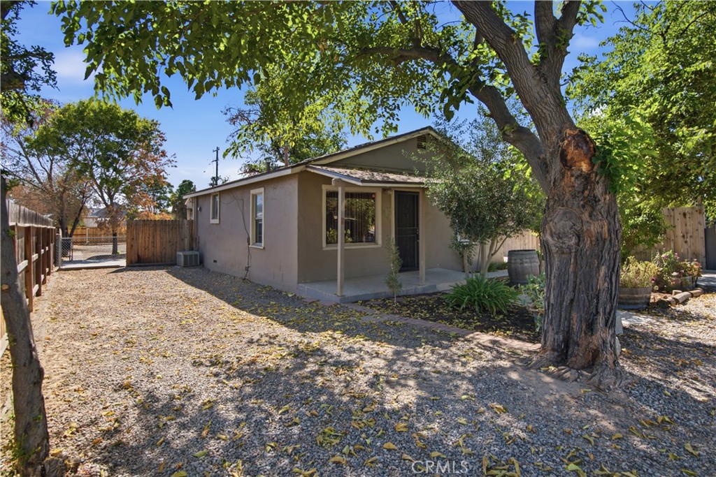 1420 K Property Photo 2