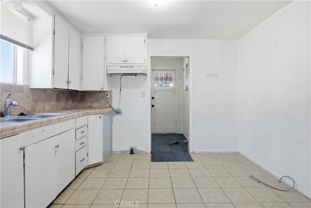 1420 K Property Photo 7