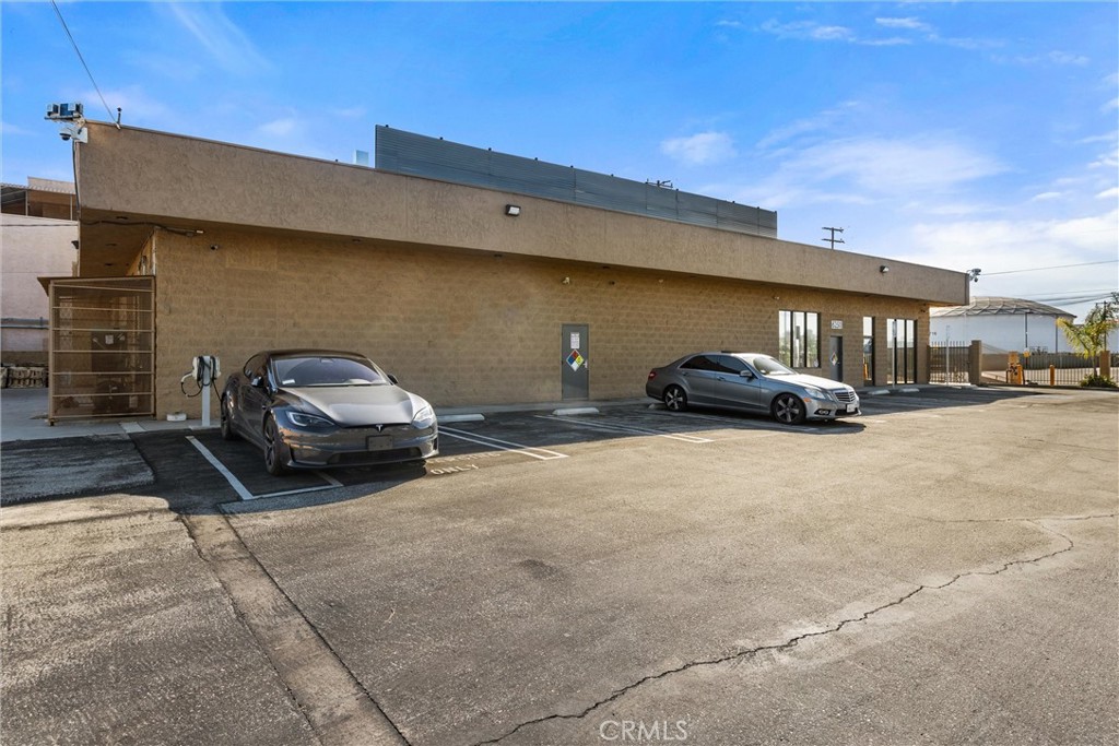 6250 N Paramount Property Photo 39