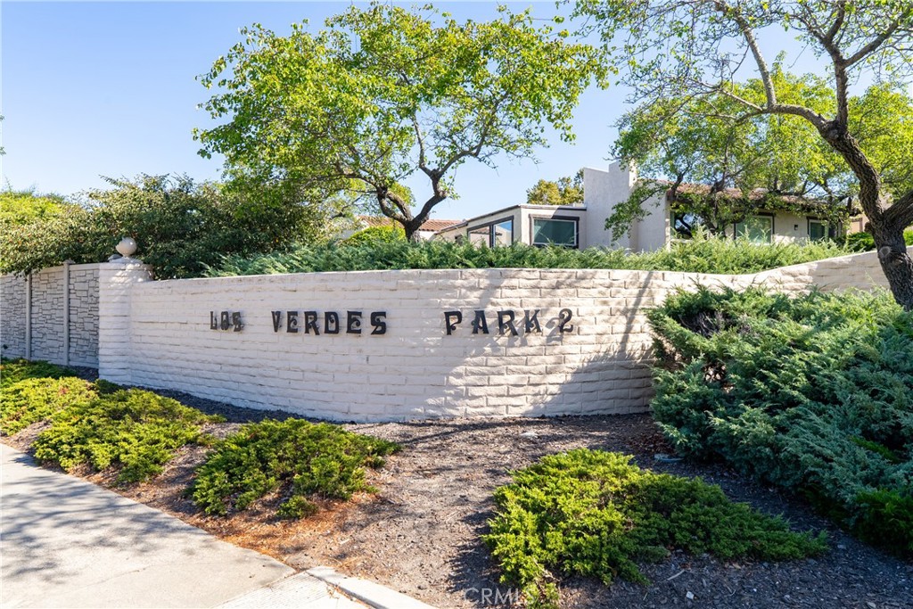 26 Los Palos Drive Property Photo 2