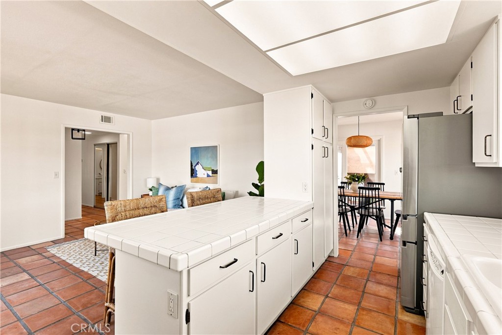 26 Los Palos Drive Property Photo 8
