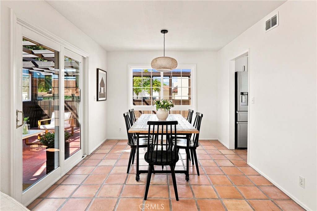 26 Los Palos Drive Property Photo 11