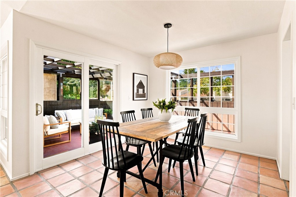 26 Los Palos Drive Property Photo 12