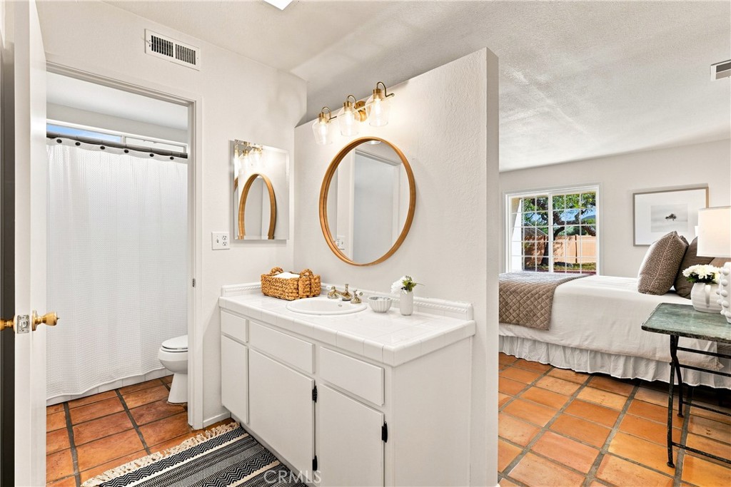 26 Los Palos Drive Property Photo 19