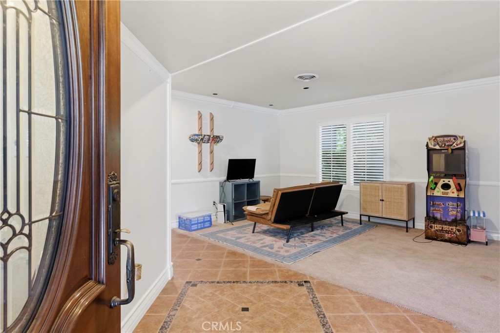 2512 Moffitt Way Property Photo 9