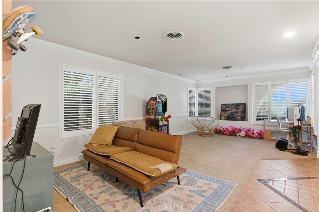 2512 Moffitt Way Property Photo 13