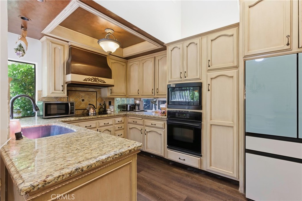 2512 Moffitt Way Property Photo 24