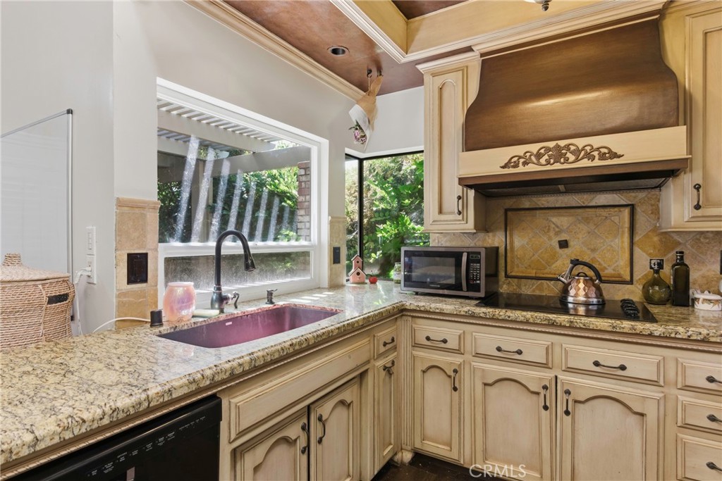 2512 Moffitt Way Property Photo 26